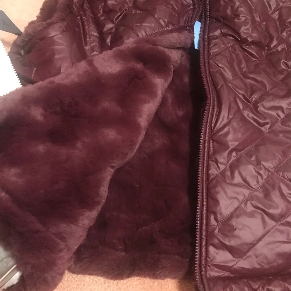 Nicole miller (2)reversible women’s faux fur vest (NO offer) please - Picture 9 of 16